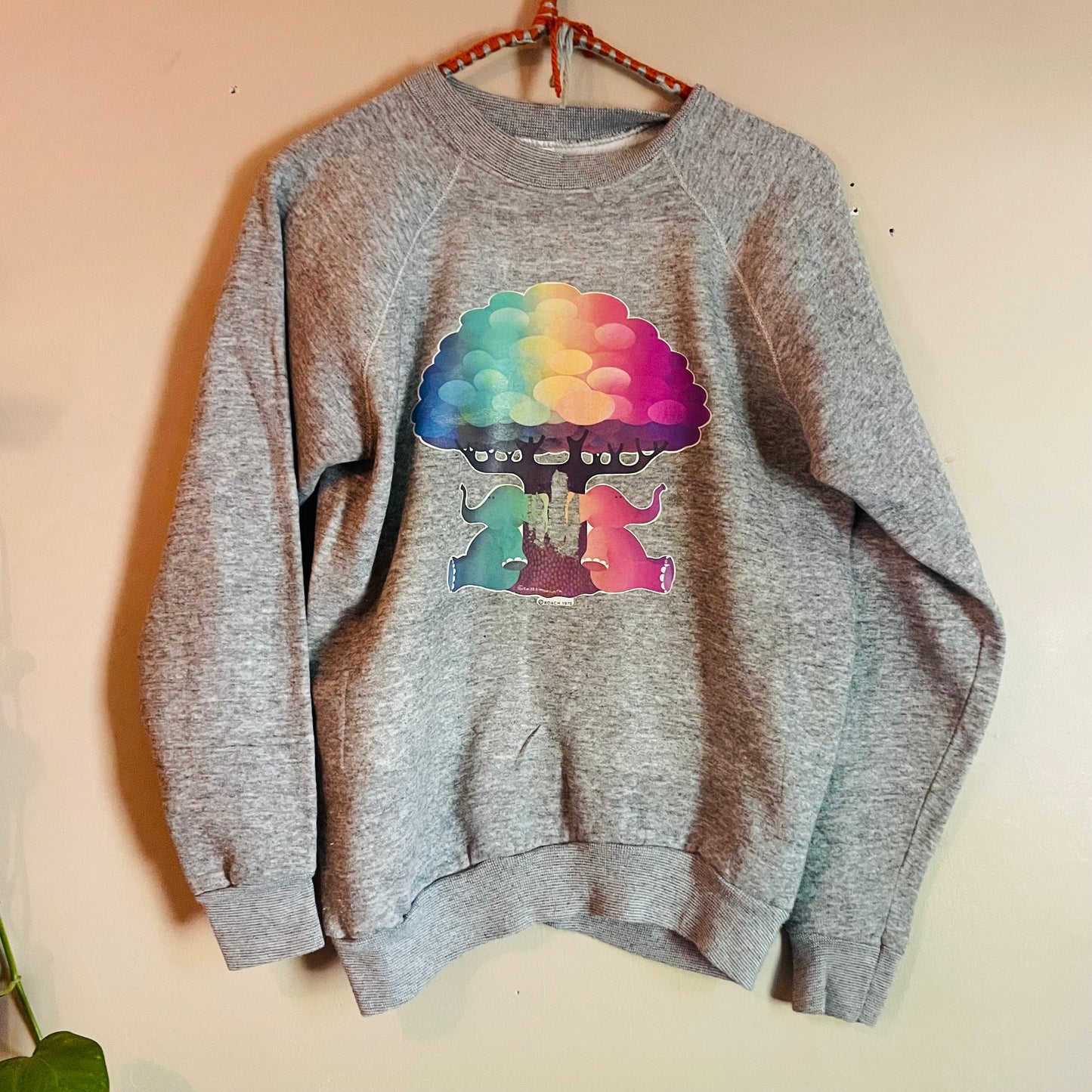 vtg 70s psychedelic elephants clouds trees gray tri blend sweatshirt retro graphic tee neon pop art hippie fitted sweater roach iron on 75
