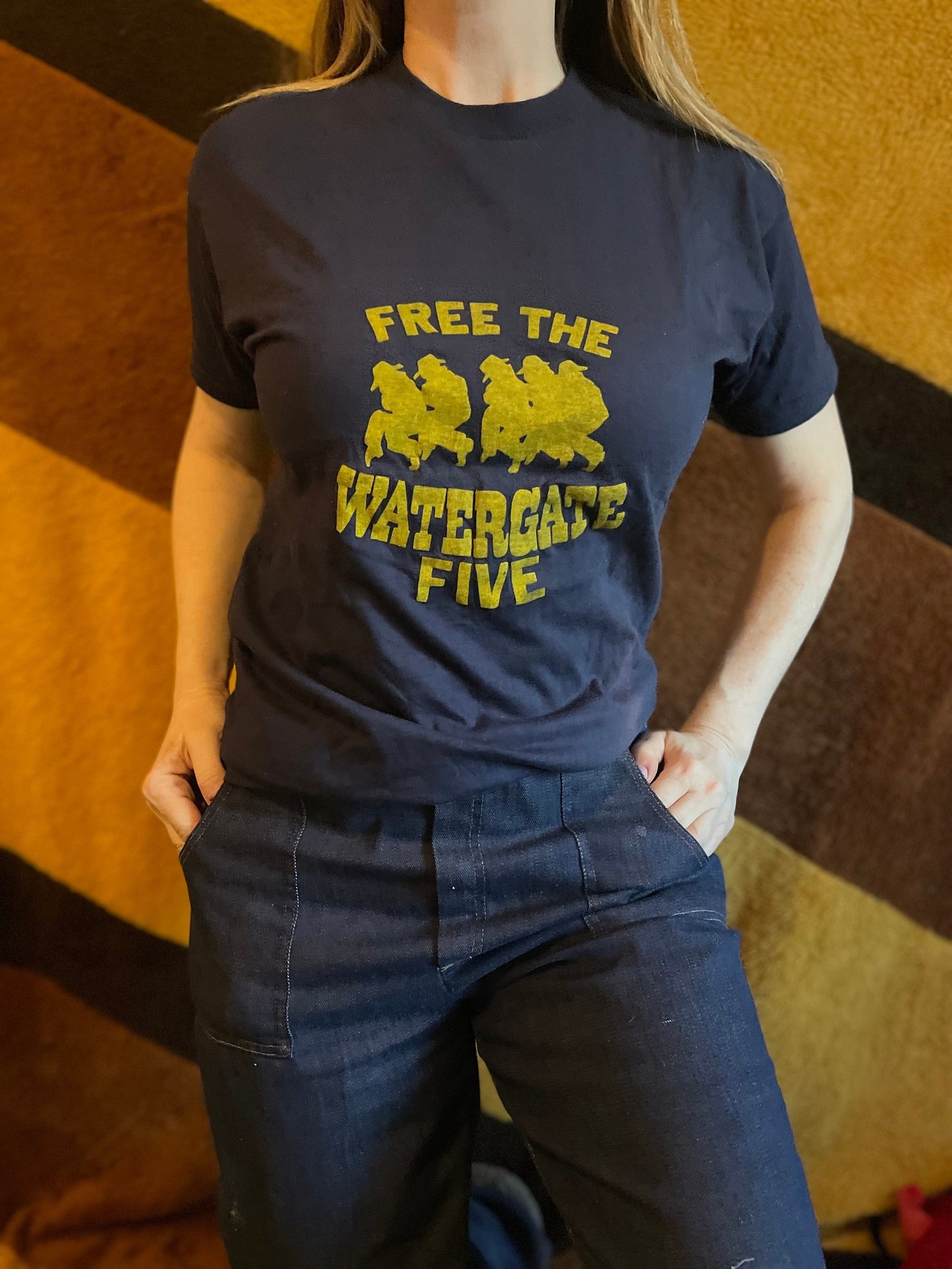 vtg 70s FREE WATERGATE 5 Richard Nixon tshirt // blue history tee political scandal t shirt whitehouse comdey mayo spruce activist action