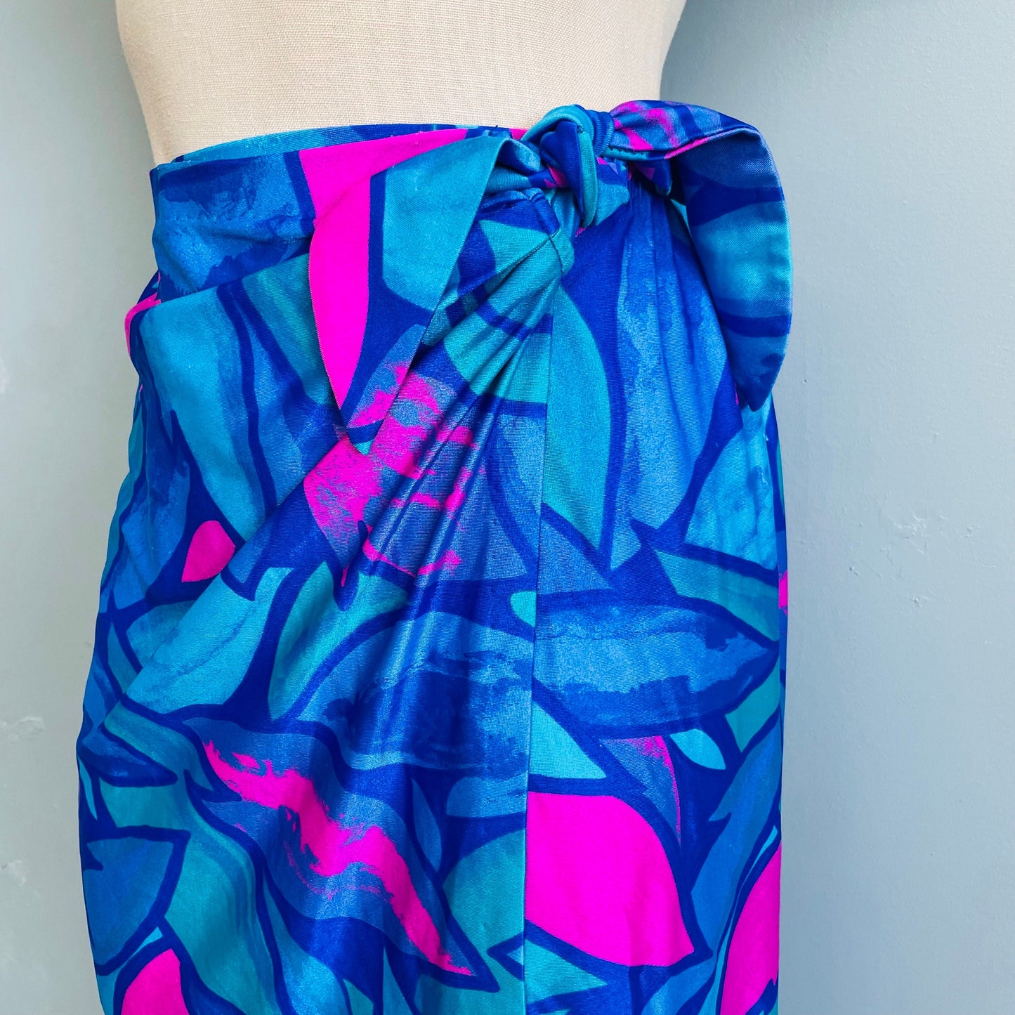 vtg 1970s swim skirt bathing suit cover up bright psychedelic wrap skirt nylon stained glass abstract print midi skirt summer beach wrap