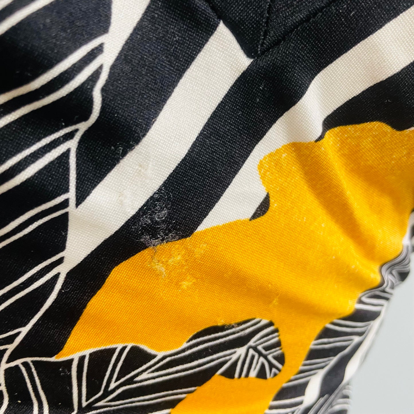 vtg 80s BLACK & YELLOW BODYSUIT // vintage abstract striped swimsuit v neck boy short low cut back bumblebee floral Sirena usa funky retro