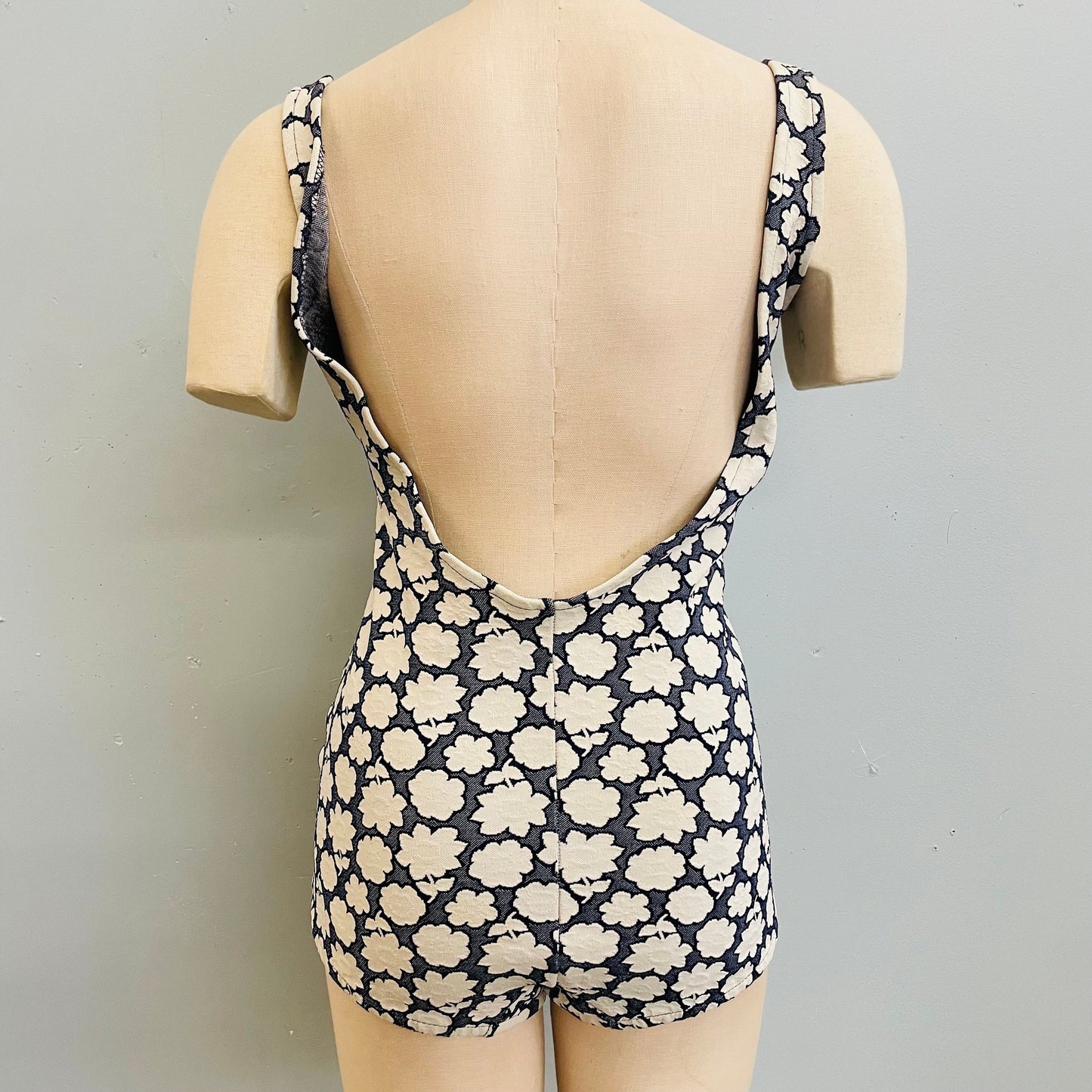 vtg 50s mod floral knit sheath one piece swimsuit blue white flowers pin up style bathing suit mcm retro bullet bra boy shorts playsuit