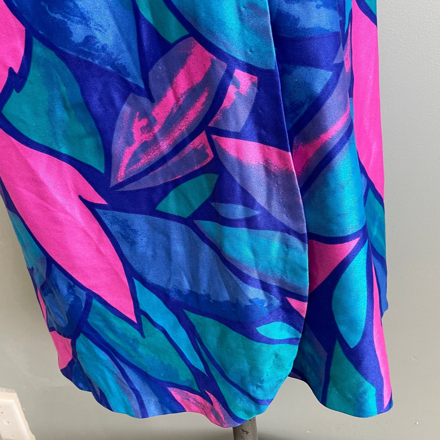 vtg 1970s swim skirt bathing suit cover up bright psychedelic wrap skirt nylon stained glass abstract print midi skirt summer beach wrap