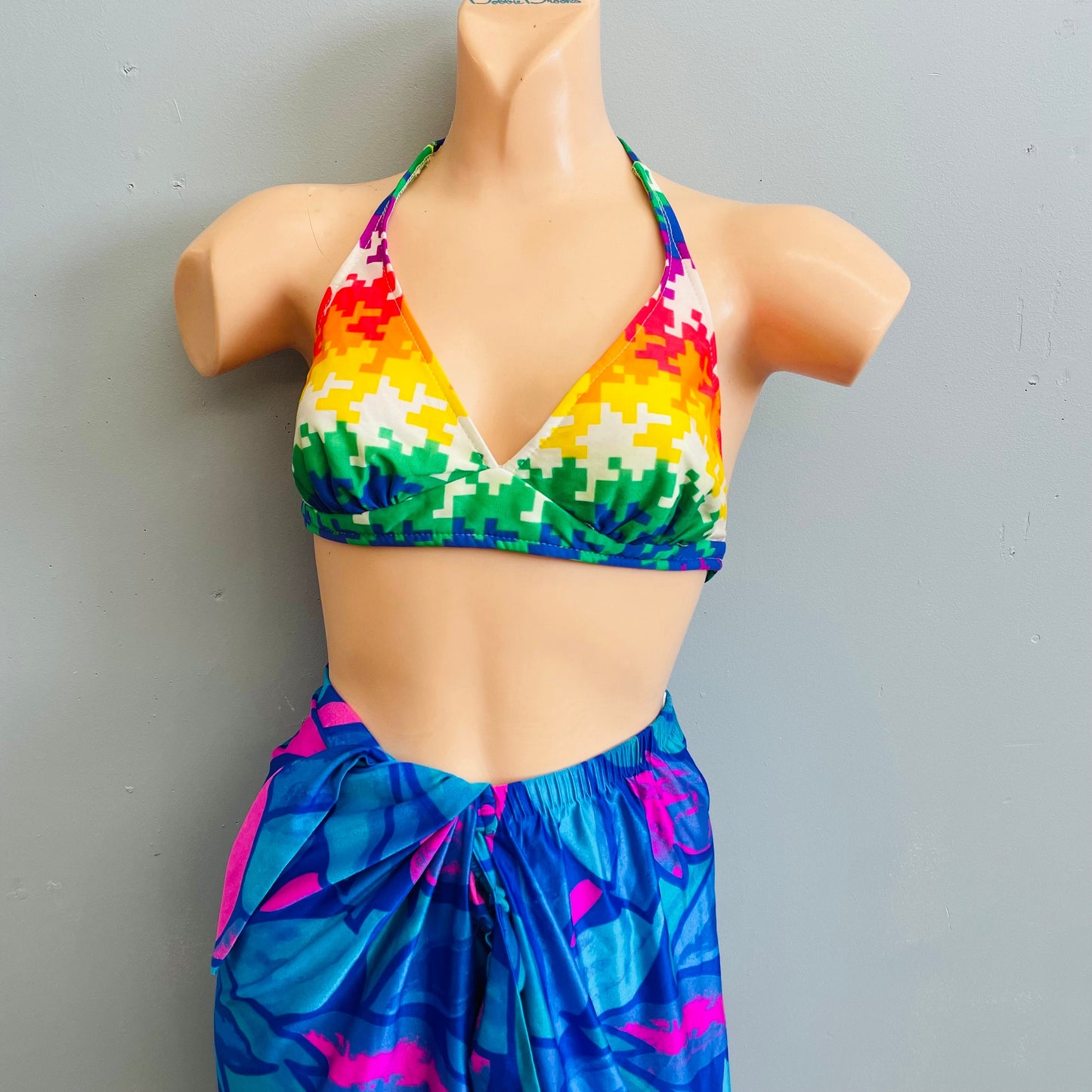 vtg 1970s psychedelic pixelated bikini top bright neon primary colors halter top crop top summer beach party retro geometric print blouse