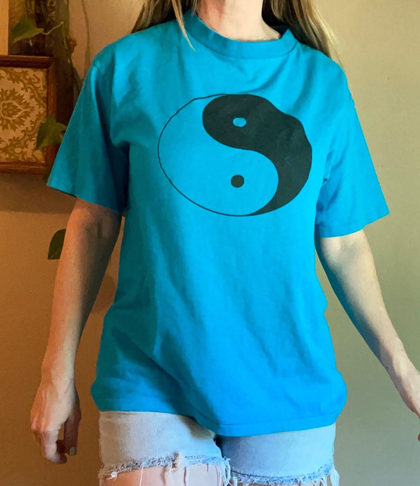vtg Y2K YIN YANG Shirt // vintage bright teal blue large t shirt peace love space design graphic tee stars in your eyes planet lover style