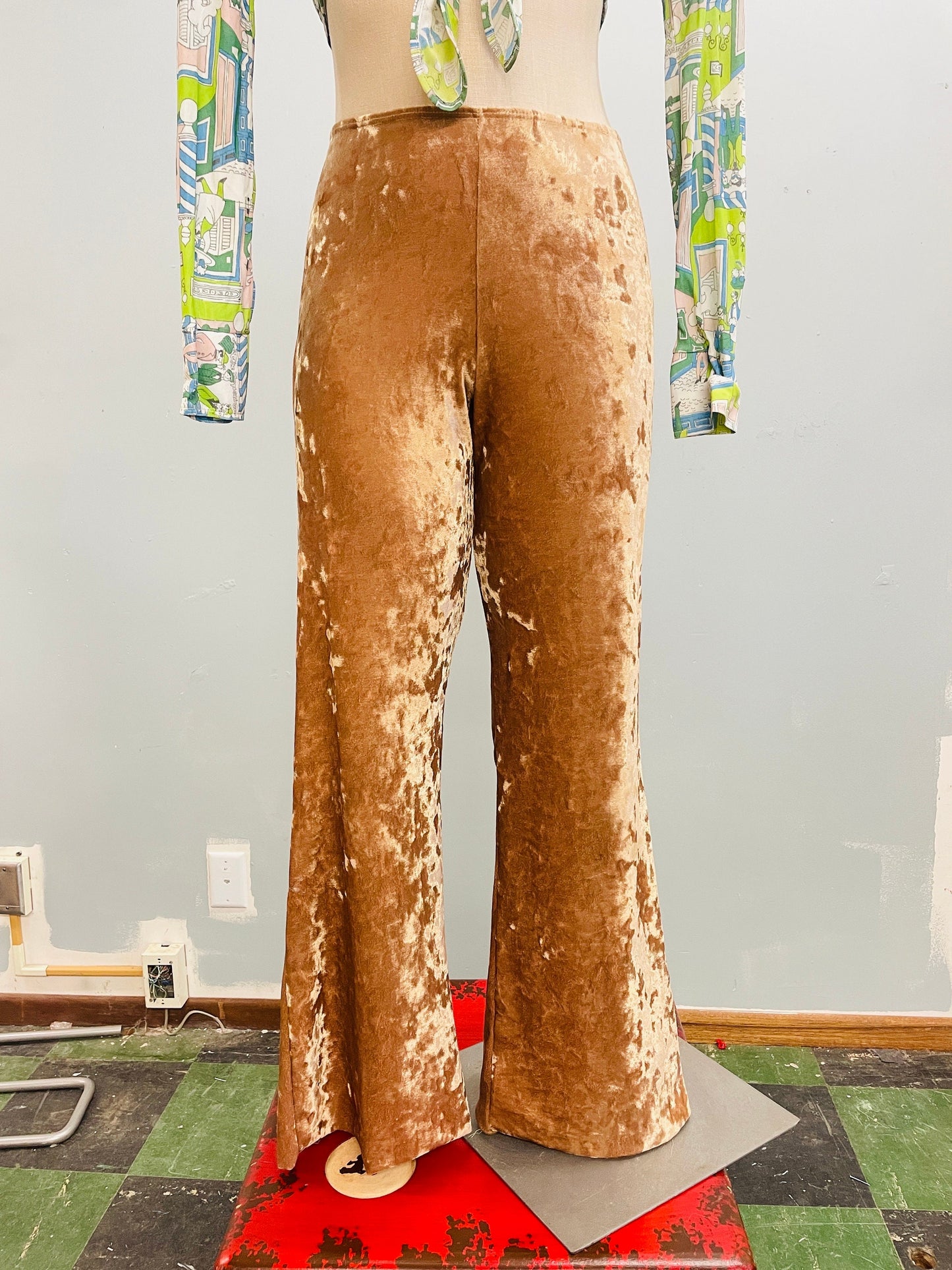 vtg 70s CRUSHED VELVET FLARE Pants // vintage retro autumn style gold bell bottoms high waisted glam rock hippie boho hendrix led zepplin