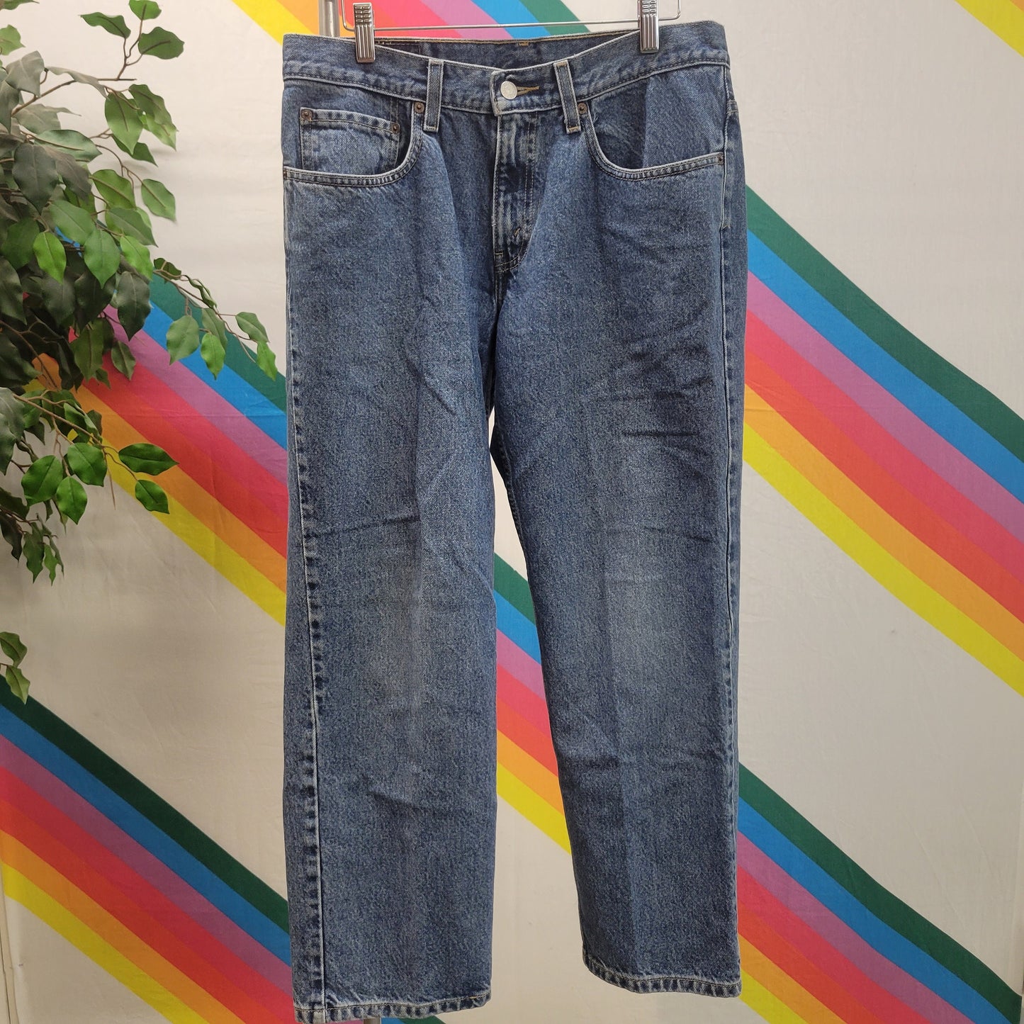 vtg 90s LEVIS 550 JEANS // vintage light wash boyfriend relaxed fit husky baggy jeans 33 x 28 medium wash mid rise 1990s cropped denim