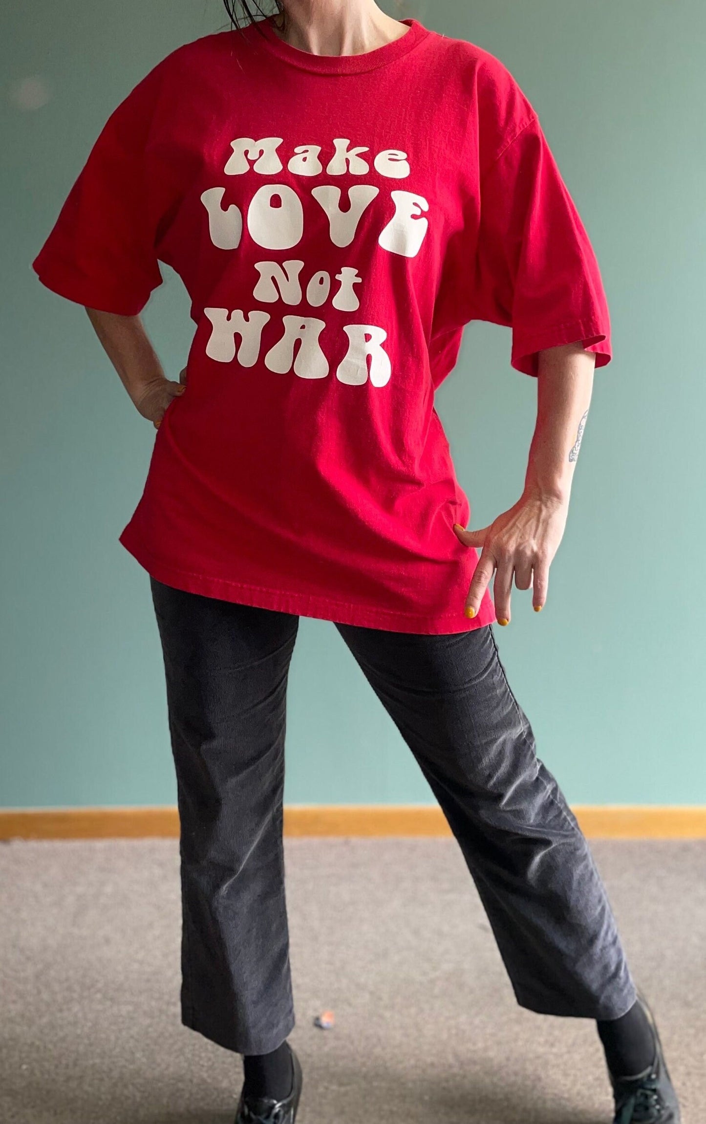 vtg 90s MAKE LOVE not WAR shirt // vintage political Y2k oversized anti war hippie protest shirt xxl freedom usa anti 70s retro style baggy