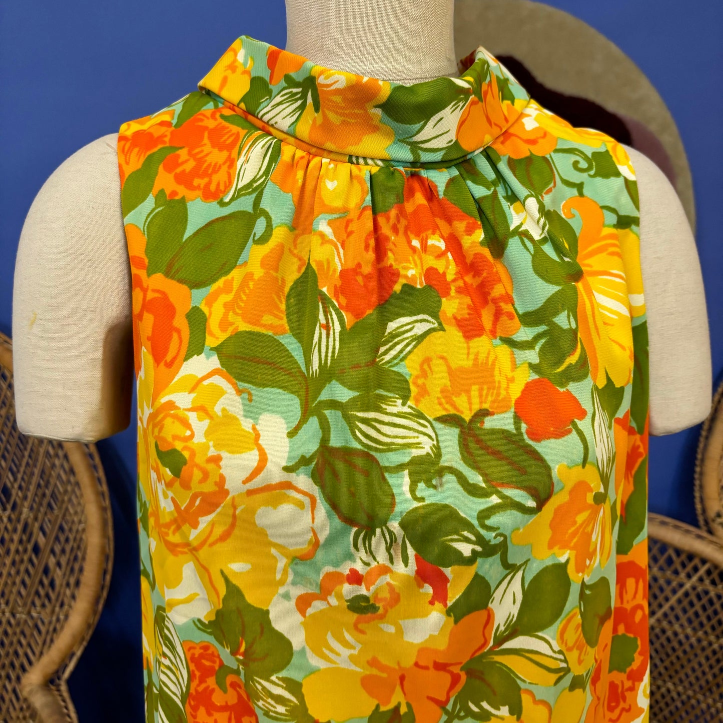 vtg 50s FLORAL DRESS // vintage marigold flower power psychedelic mod slinky jersey mini shift dress sleeveless bright autumn party hostess