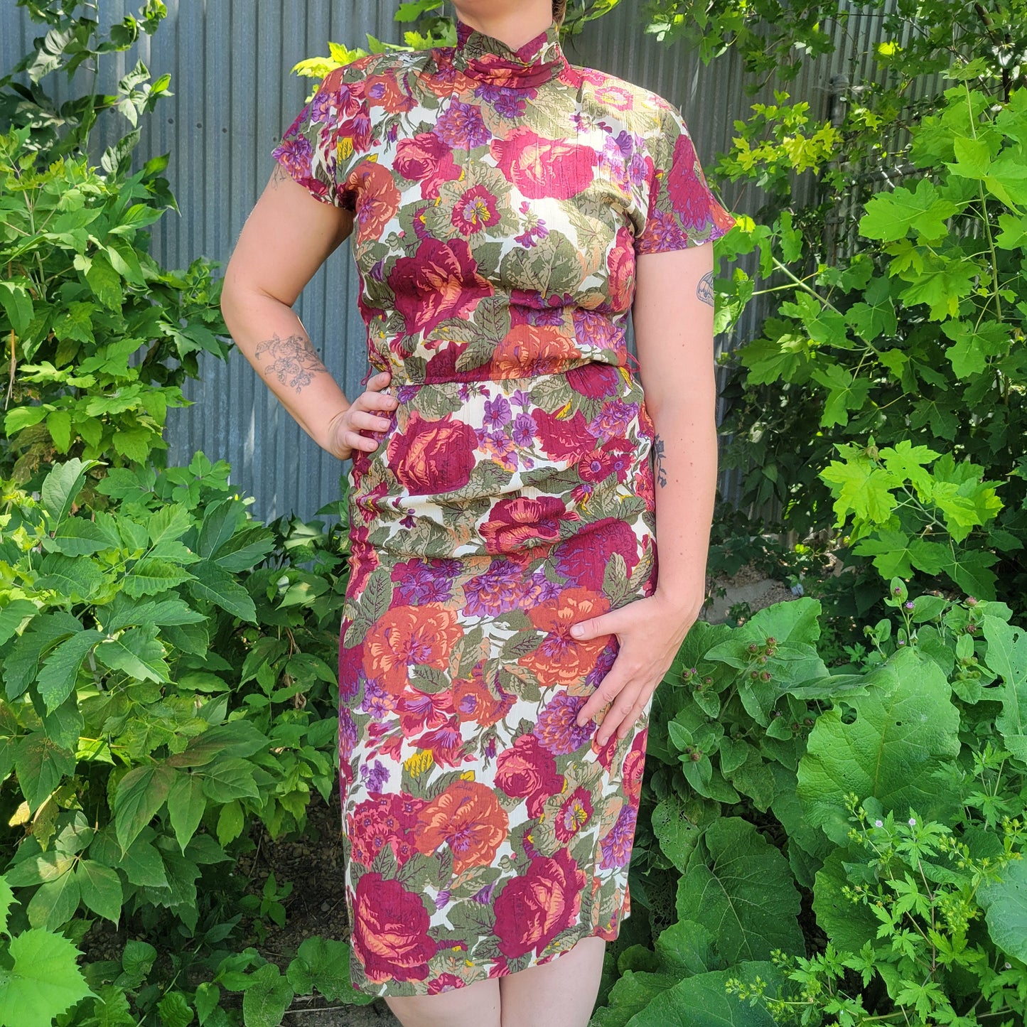 vtg 90s FLORAL RAYON DRESS // pomegranate ivy green fall colors mid length wiggle fit back thigh slit mock neck red roses print day dress