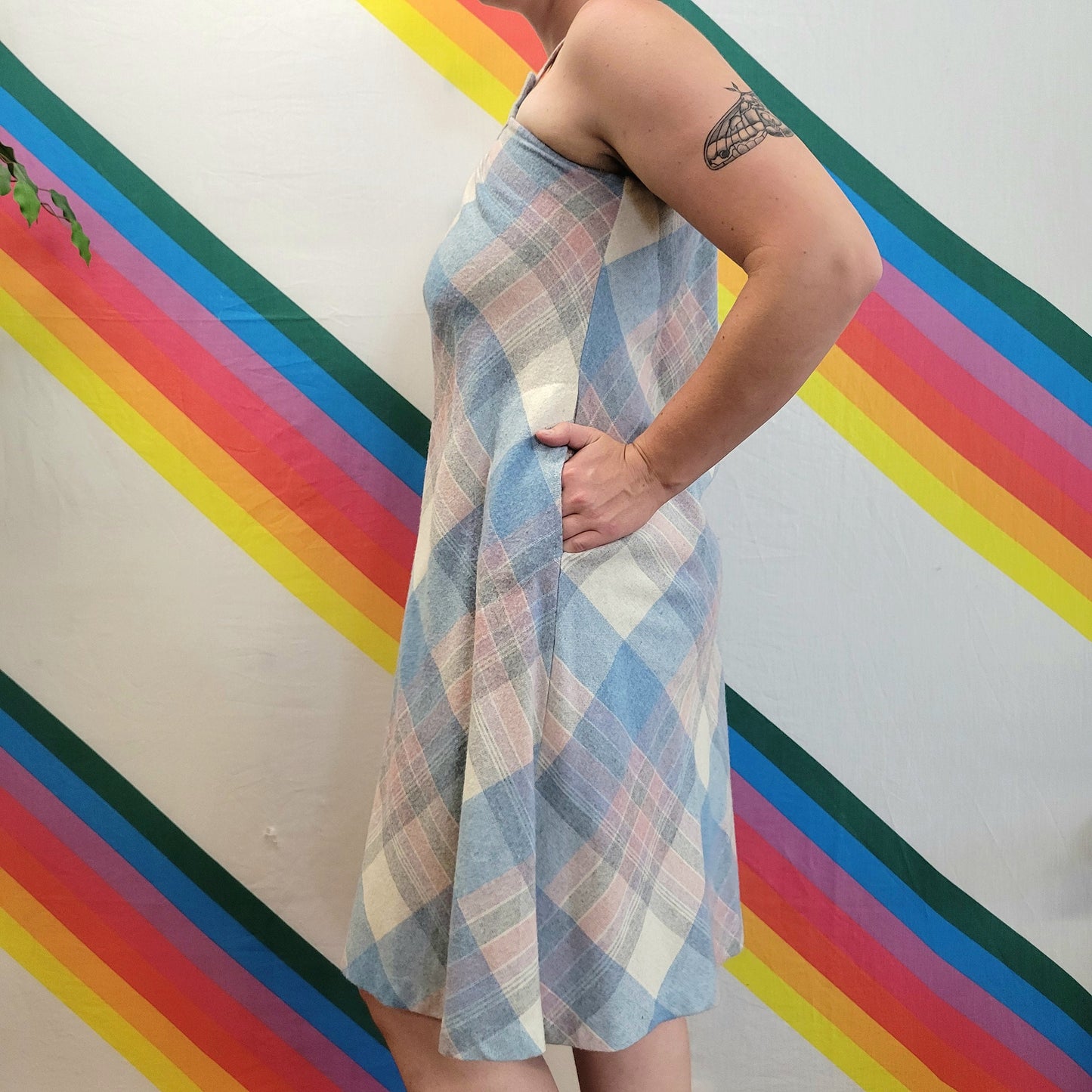 vtg 70s PLAID PINAFORE DRESS // Size 7 pastel plaid overall dress with pockets jackie that 70s show autumn layering piece day sun dress