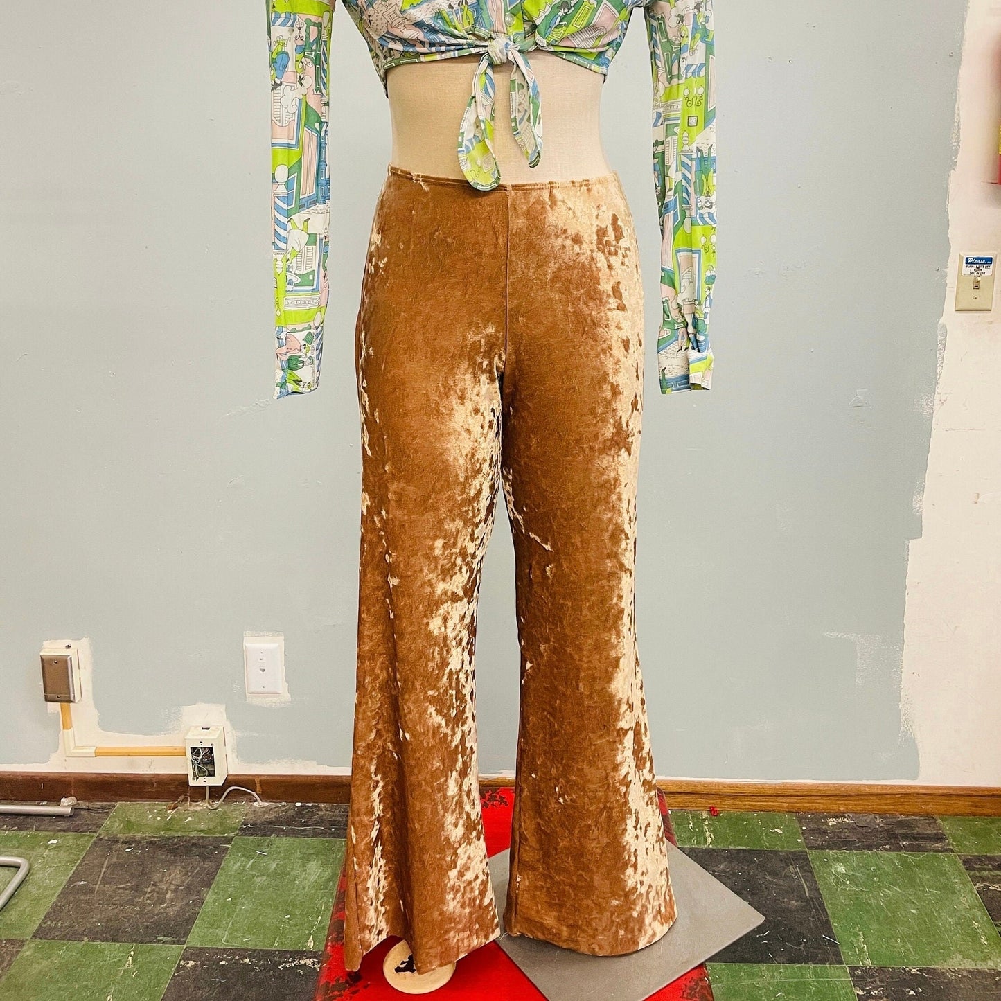 vtg 70s CRUSHED VELVET FLARE Pants // vintage retro autumn style gold bell bottoms high waisted glam rock hippie boho hendrix led zepplin