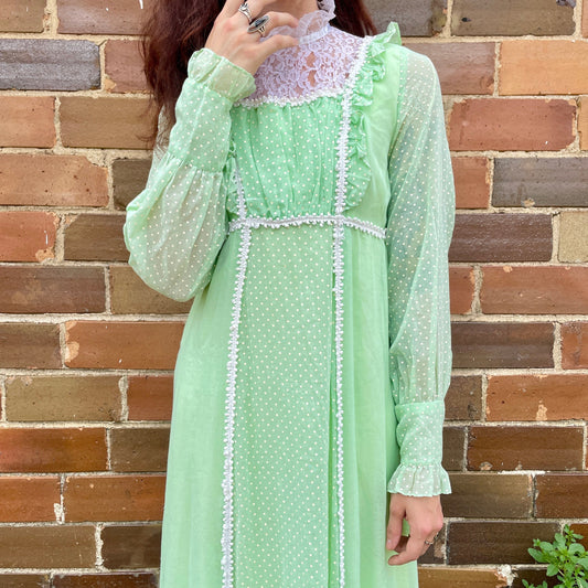 vtg 70s MINT GREEN MAXI // lace collar pastel flowy prairie hippie boho ruffle bib petite full length ethereal cottage style sheer sleeve
