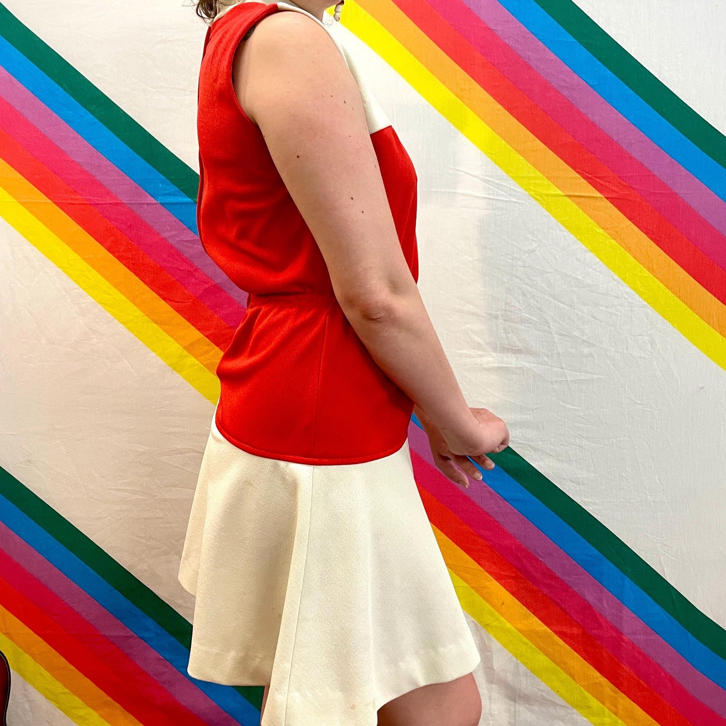 vtg 60s COLORBLOCK MOD DRESS // two tone red & white fit n flare mini scooter dress retro colorway twiggy space age sleeveless autumn fall