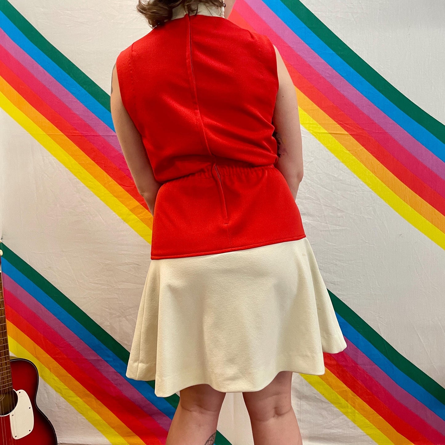 vtg 60s COLORBLOCK MOD DRESS // two tone red & white fit n flare mini scooter dress retro colorway twiggy space age sleeveless autumn fall