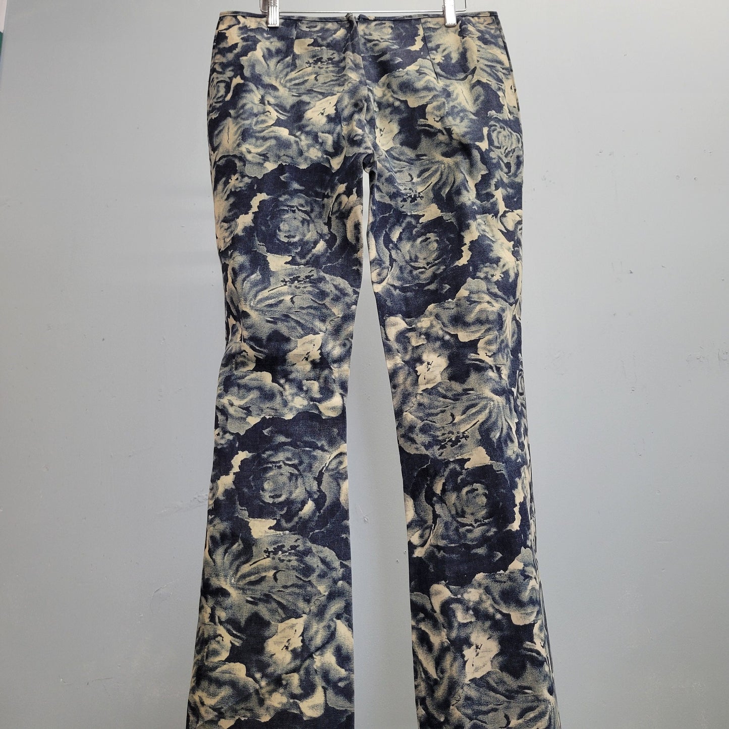 vtg Y2K 70s STYLE BELLBOTTOMS // vintage low rise woodstock print britney spears 200s fashion wide leg hippie flare pants jnco raver girl