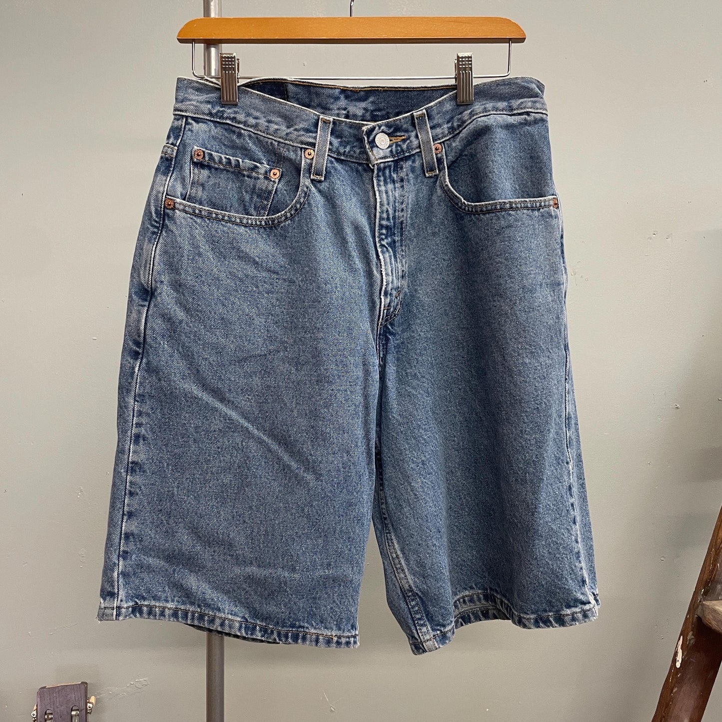 vtg 90s 560 LEVIS DENIM SHORTS 32 // vintage baggy baggies skater long shants jorts light wash classic basic jean y2k grunge goth unisex