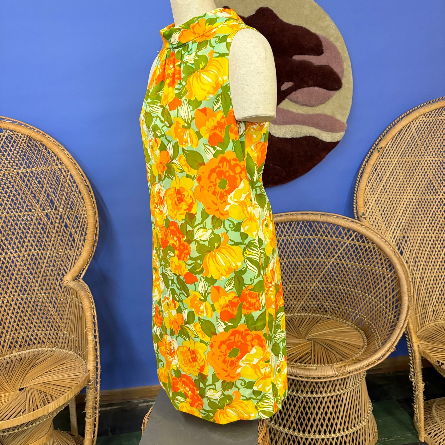 vtg 50s FLORAL DRESS // vintage marigold flower power psychedelic mod slinky jersey mini shift dress sleeveless bright autumn party hostess