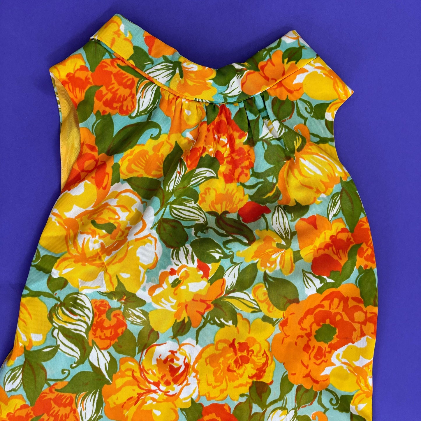 vtg 50s FLORAL DRESS // vintage marigold flower power psychedelic mod slinky jersey mini shift dress sleeveless bright autumn party hostess