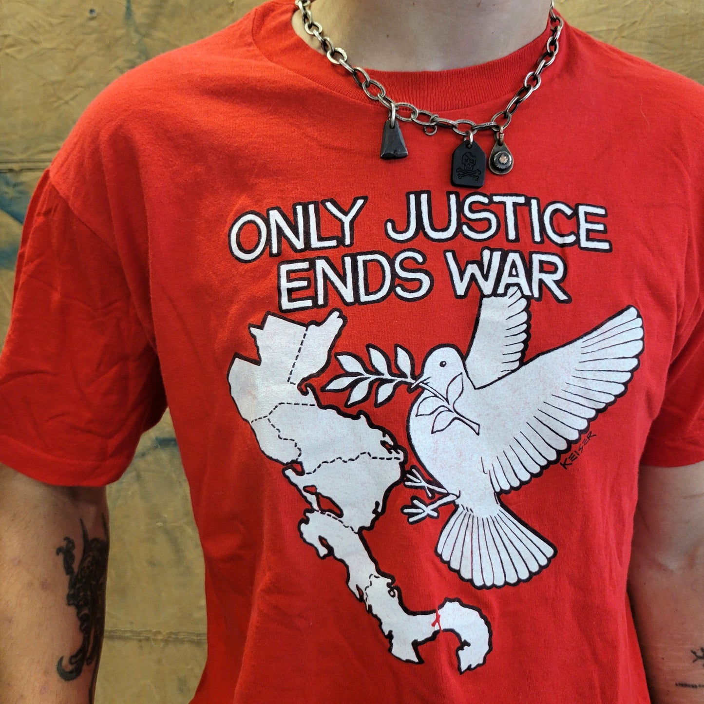 vtg 80s only JUSTICE ENDS WAR tshirt // vintage peace anti protest dove government red hippie calm military underground movement pro love
