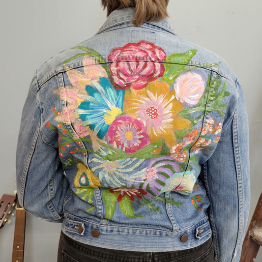 vtg 70s PAINTED DENIM WRANGLER jacket // 80s brad pitt upon hollywood floral art artist levis designer style jean rodeo cowboy bull flower