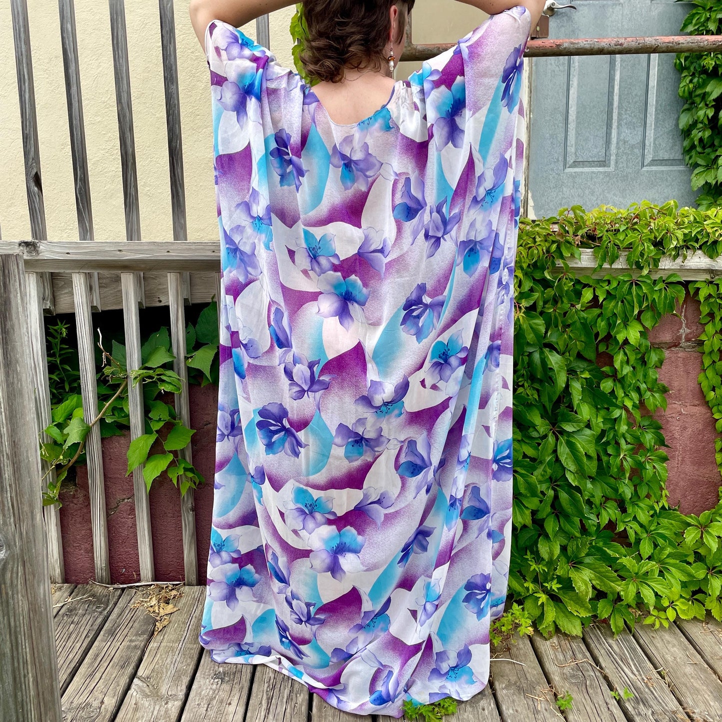 vtg 70s PSYCHEDELIC ABSTRACT MAXI // sheer flowy full length angel sleeve beach cover up pastel floral bat wing hostess pasty night gown