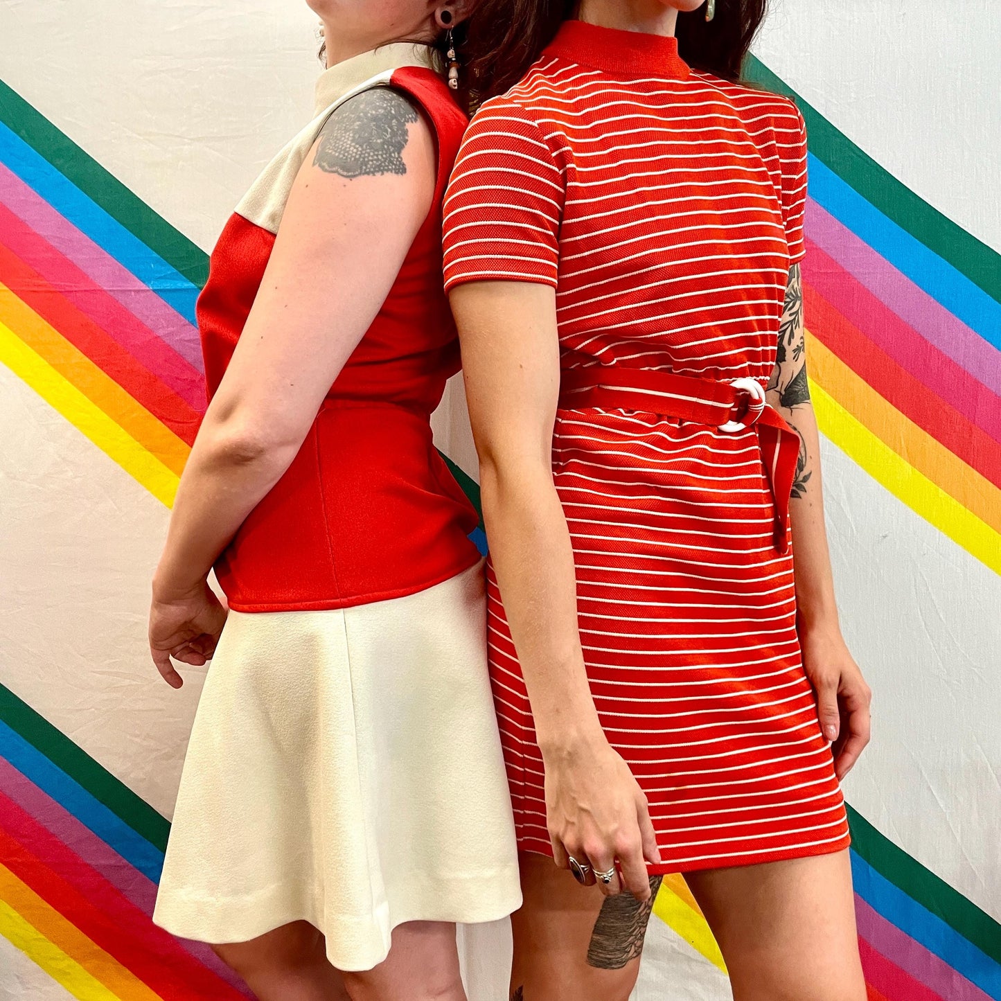 vtg 60s COLORBLOCK MOD DRESS // two tone red & white fit n flare mini scooter dress retro colorway twiggy space age sleeveless autumn fall