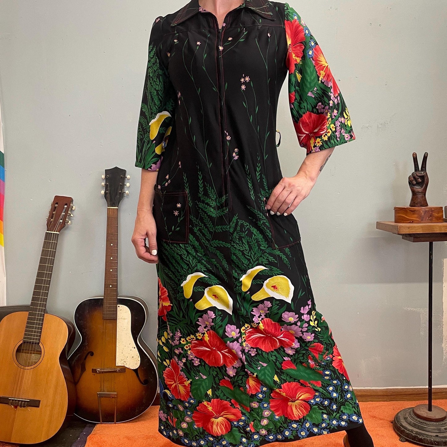 vtg 70s PSYCHEDELIC FLORAL DRESS // abstract bright mandarin long sleeve hippie bohemian fall autumn Halloween garden flower patterned flowy