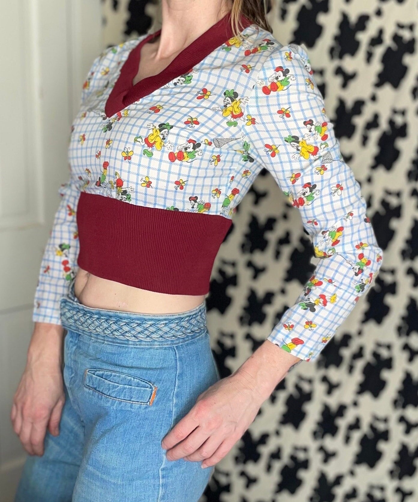 vtg 70s MICKEY MOUSE CROP Top // novelty disney print v neck all over print cartoon blouse handmade craft vintage style midriff school fit