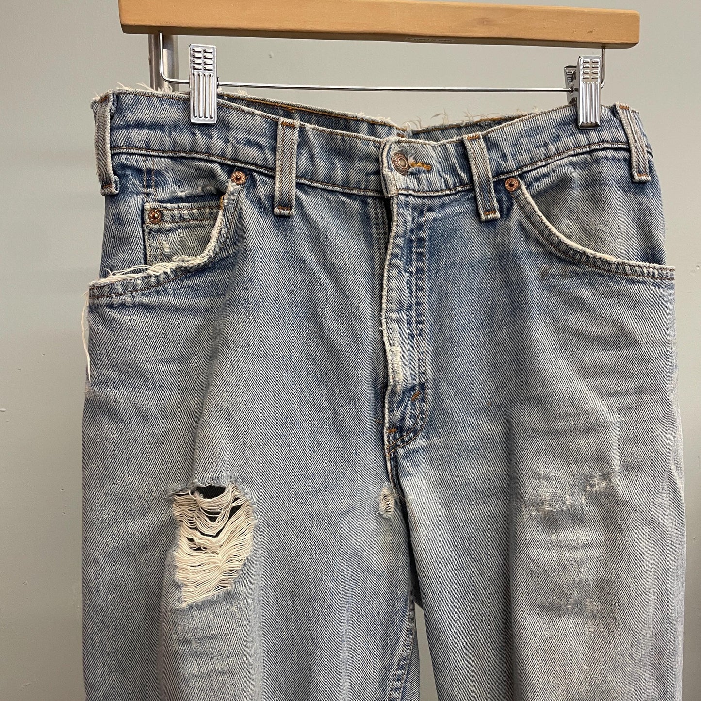 vtg 90s DISTRESSED LEVIS 550 JEANS 32 x 32 // vintage light wash shredded high waisted punk grunge winona ryder ripped faded denim torn worn