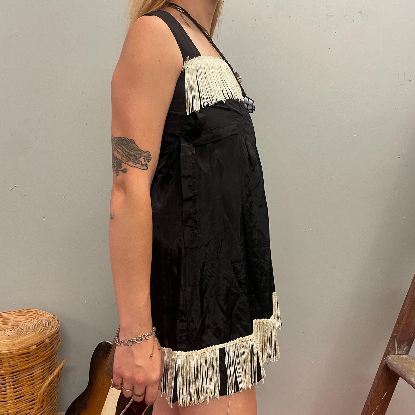 vtg 60s FRINGE BLACK & WHITE Dress // vintage flapper style lightweight gatsby slinky charleston dance tassel movement new years halloween