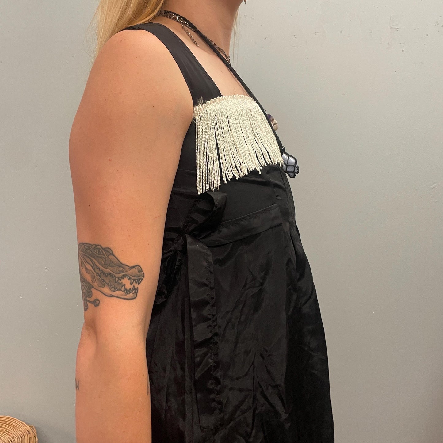 vtg 60s FRINGE BLACK & WHITE Dress // vintage flapper style lightweight gatsby slinky charleston dance tassel movement new years halloween
