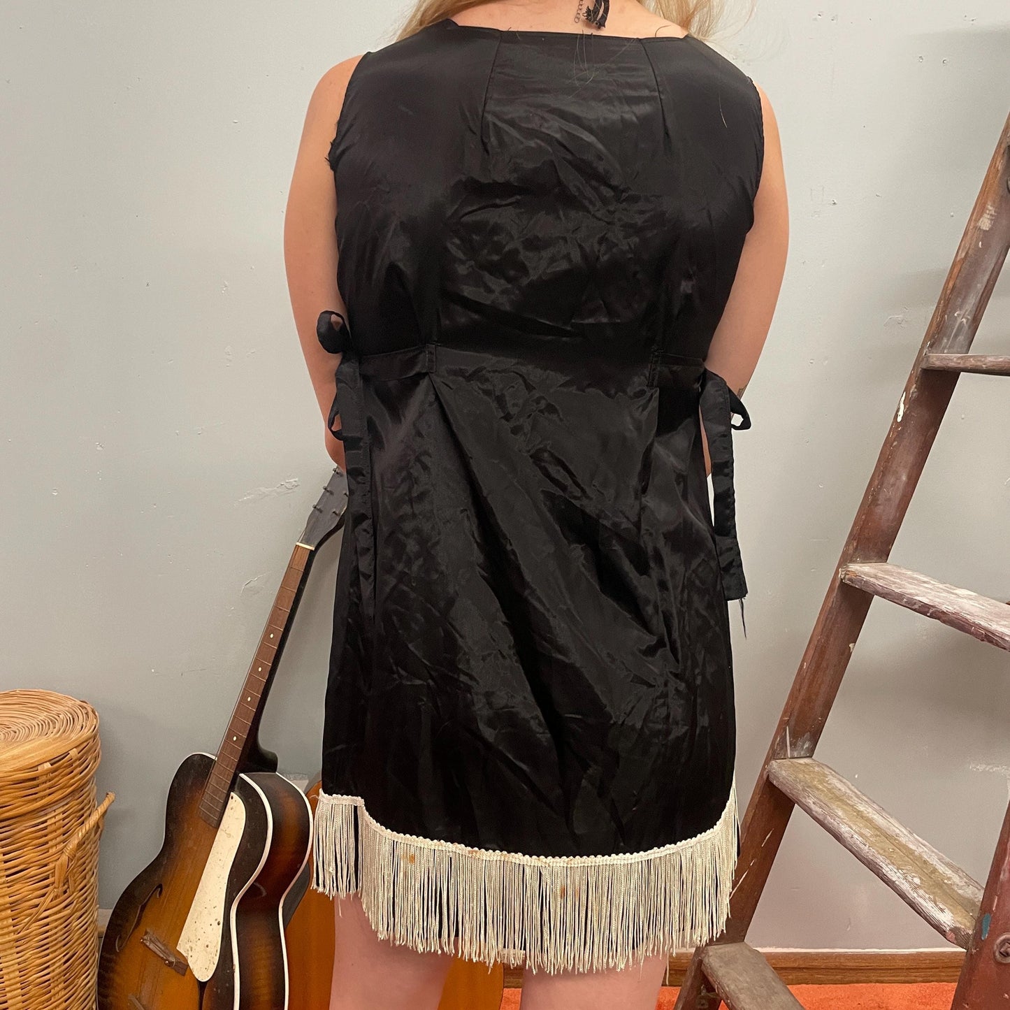 vtg 60s FRINGE BLACK & WHITE Dress // vintage flapper style lightweight gatsby slinky charleston dance tassel movement new years halloween