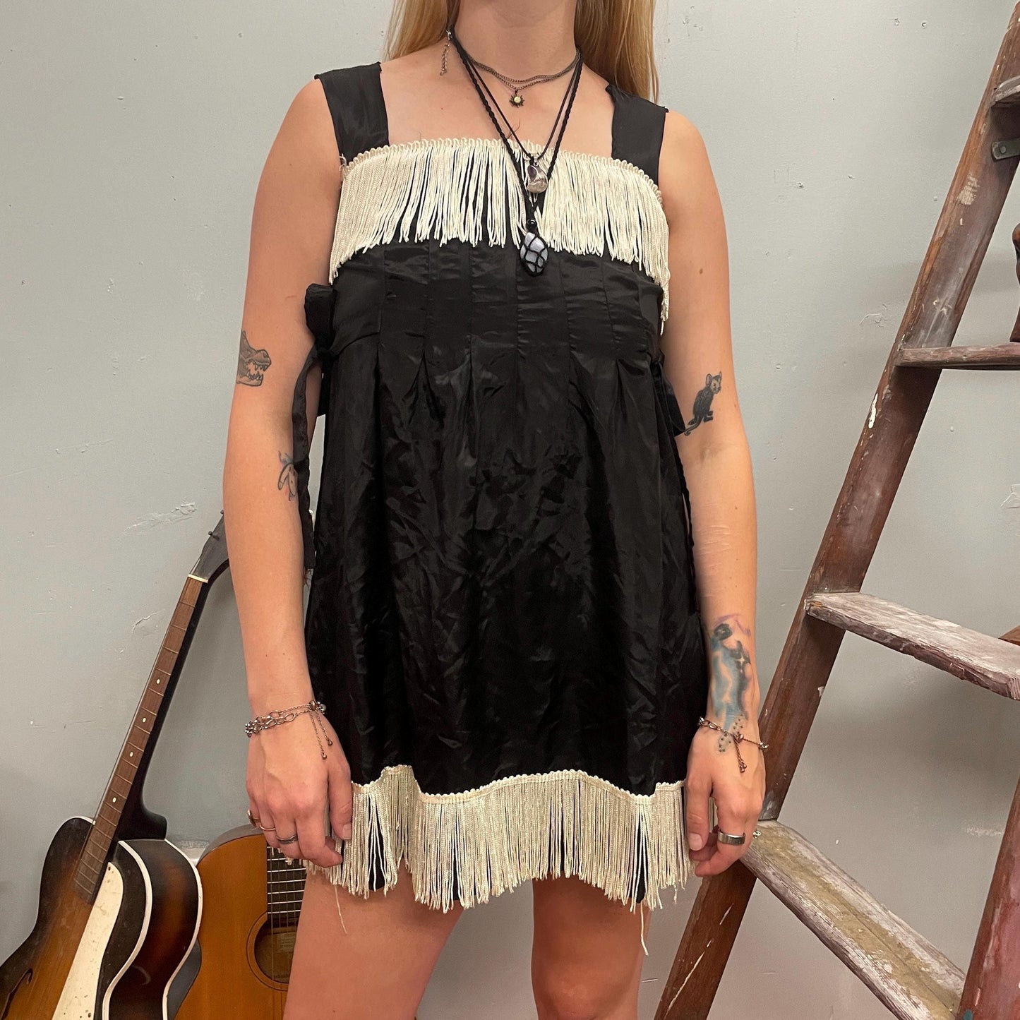 vtg 60s FRINGE BLACK & WHITE Dress // vintage flapper style lightweight gatsby slinky charleston dance tassel movement new years halloween