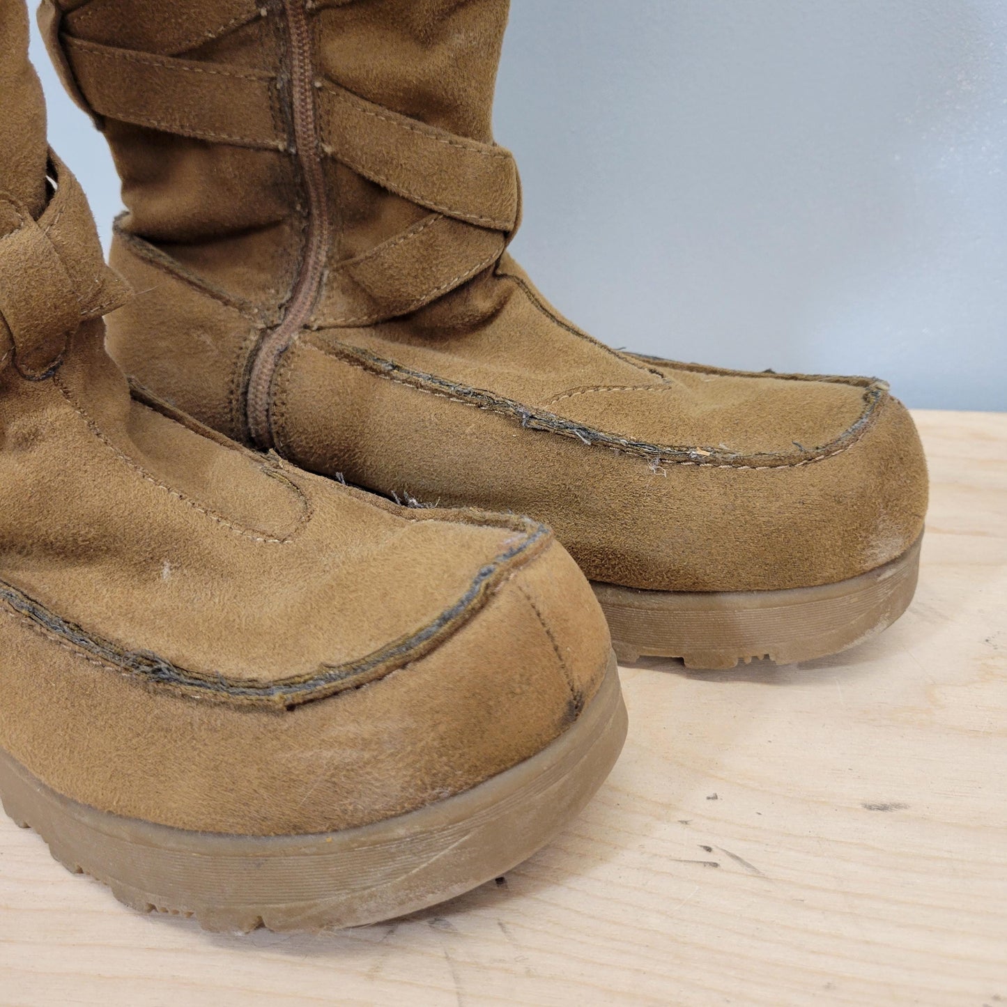 vtg 90s NO BOUNDARIES SUEDE Boots // vintage fur trimmed lace up platform moccasin chunky retro gladiator stacked autumn winter fashion