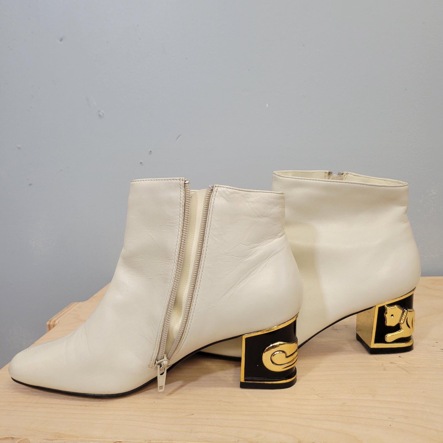 vtg GOLD CAT HEEL Boots // vintage white leather gold embellished versace style ankle boots pointy toe fancy high fashion eclectic gold lion