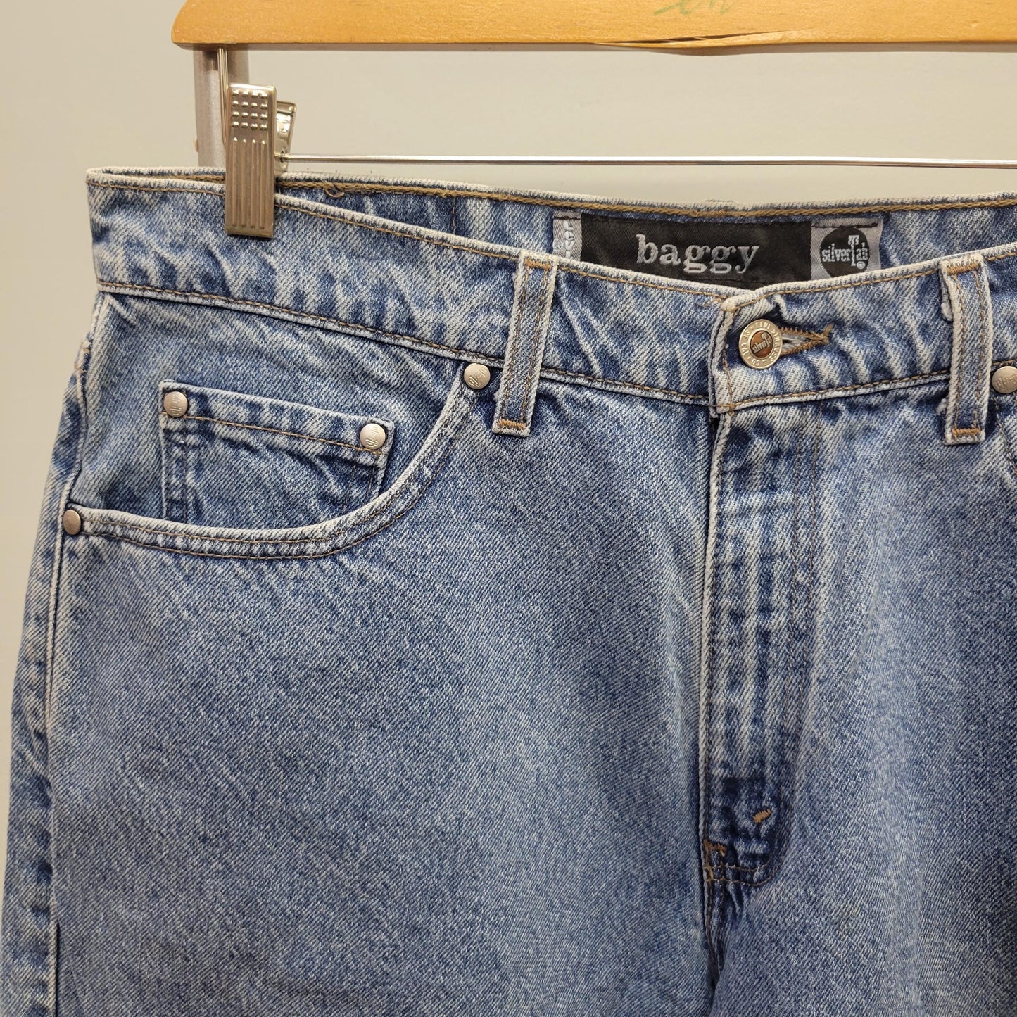 vtg 90s LEVI SILVERTAB DENIM shorts // vintage w34 baggy fit light medium wash jorts retro grunge streetwear casual school autumn denim jean