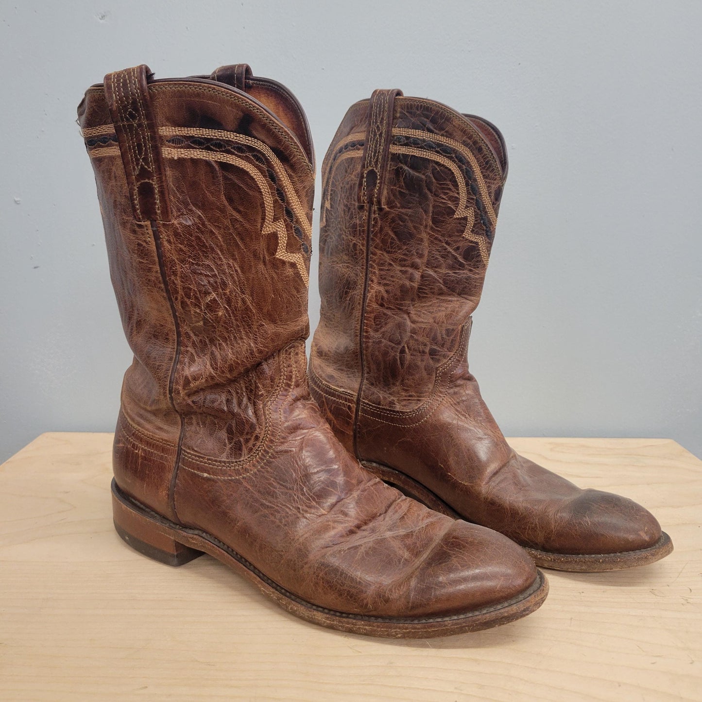 vtg 70s LUCCHESE 2000 COWBOY BOOTS // vintage brown size 8.5 tooled detail pointy toe design western rugged walking dead style hippie biker
