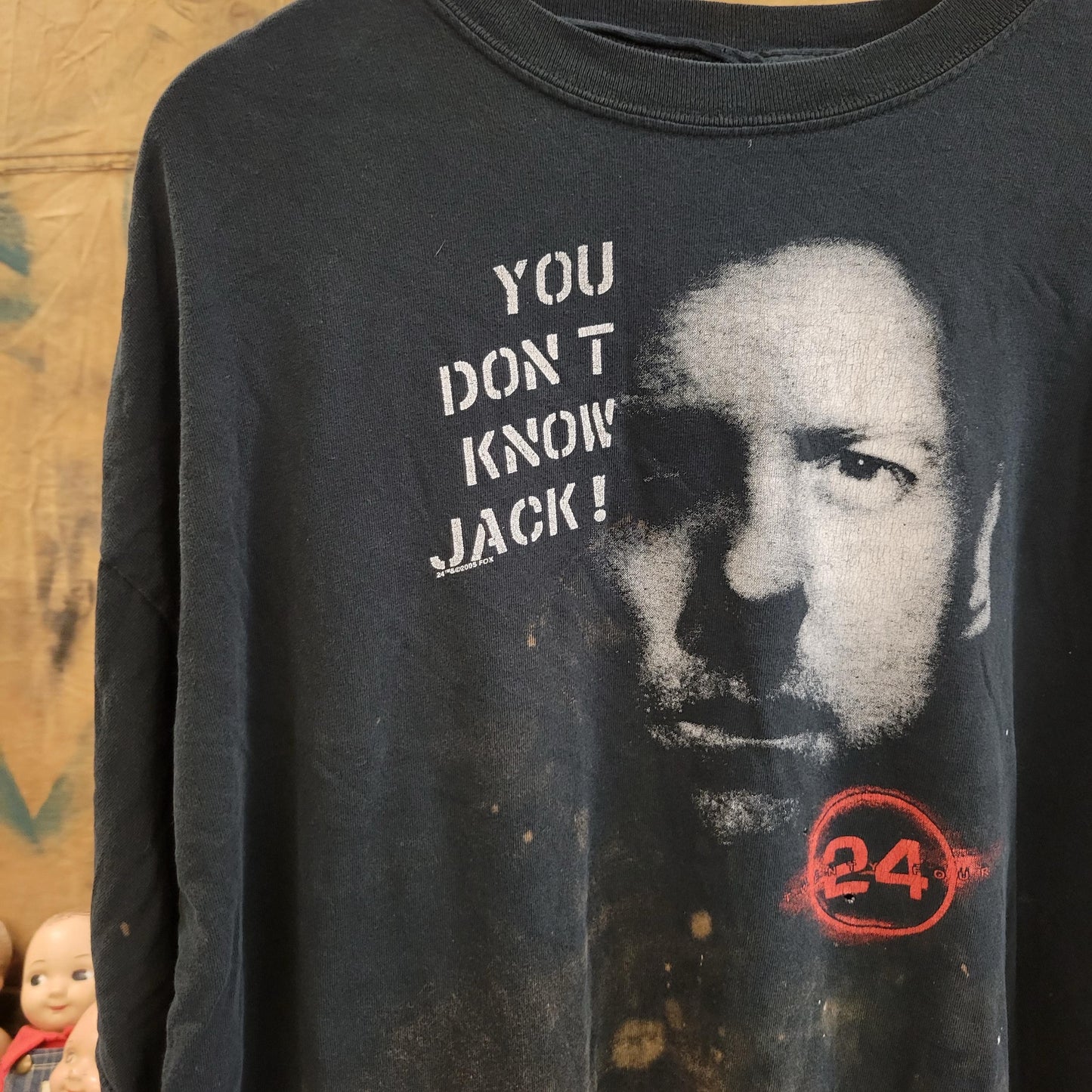 vtg 24 TV TSHIRT // vintage lost boys kiefer sutherland cbs nbc sitcom action alias movie show twenty four abc big face promo distressed tee