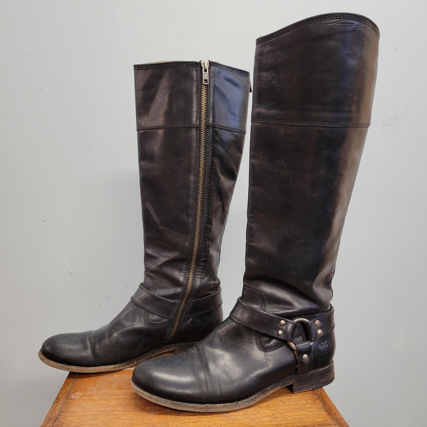 vtg FRYE 'MELISSA HARNESS' Boots // vintage black leather extended calf inside zip boot size 8B knee high mod hippie biker autumn winter