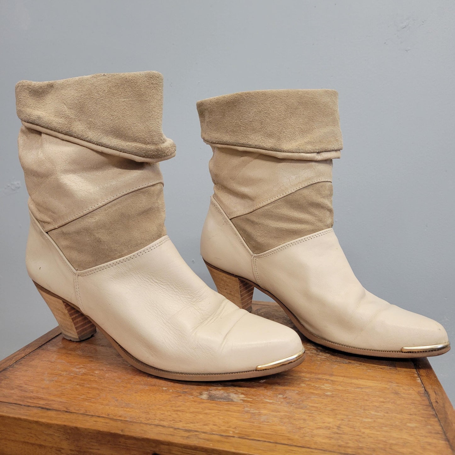 vtg 80s SUEDE DINGO BOOTS // vintage two tone leather slouchy chunky heel ankle boots striped pointy white booties stranger things mid calf