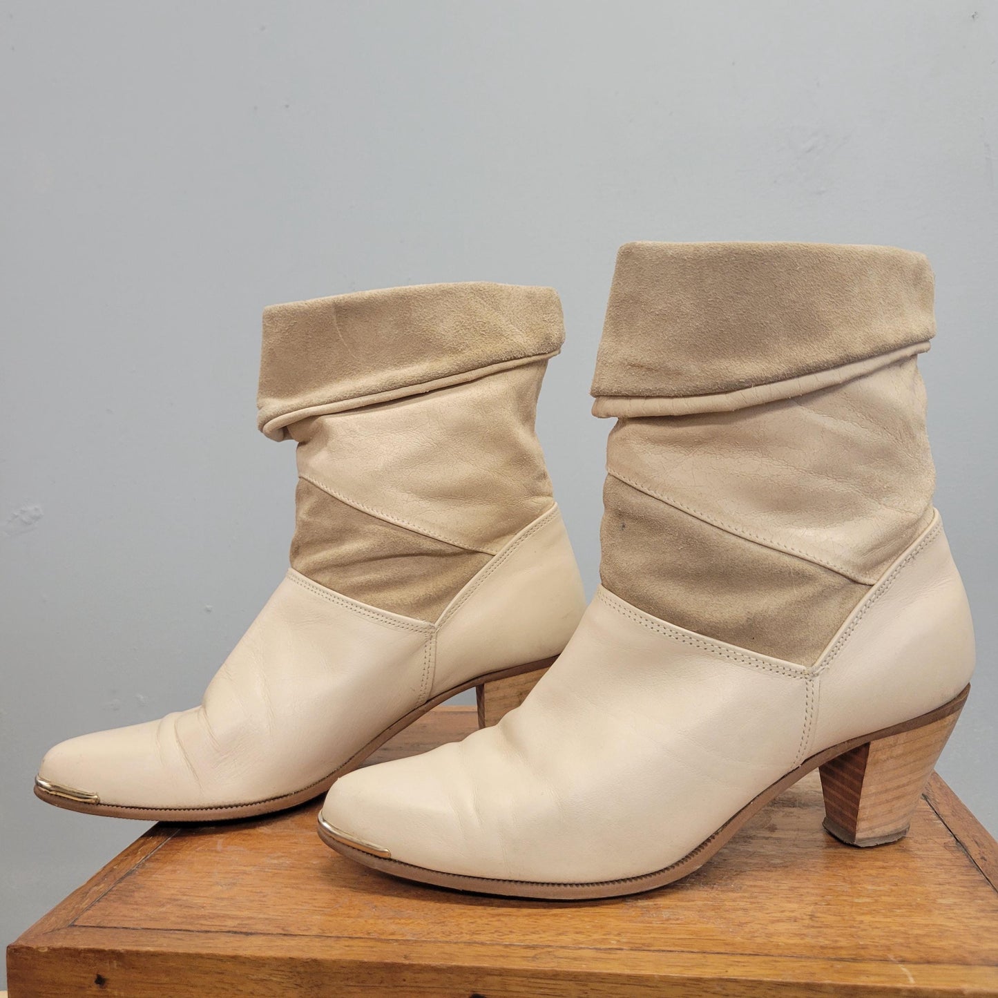 vtg 80s SUEDE DINGO BOOTS // vintage two tone leather slouchy chunky heel ankle boots striped pointy white booties stranger things mid calf