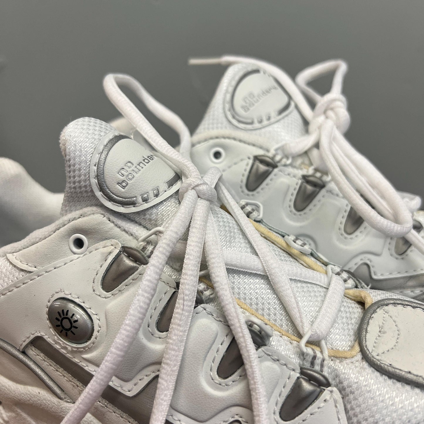 vtg 90s NO BOUNDARIES SNEAKERS // vintage white kicks tennis shoes athletic shoes autumn wear chunky structured platform tennis shoes