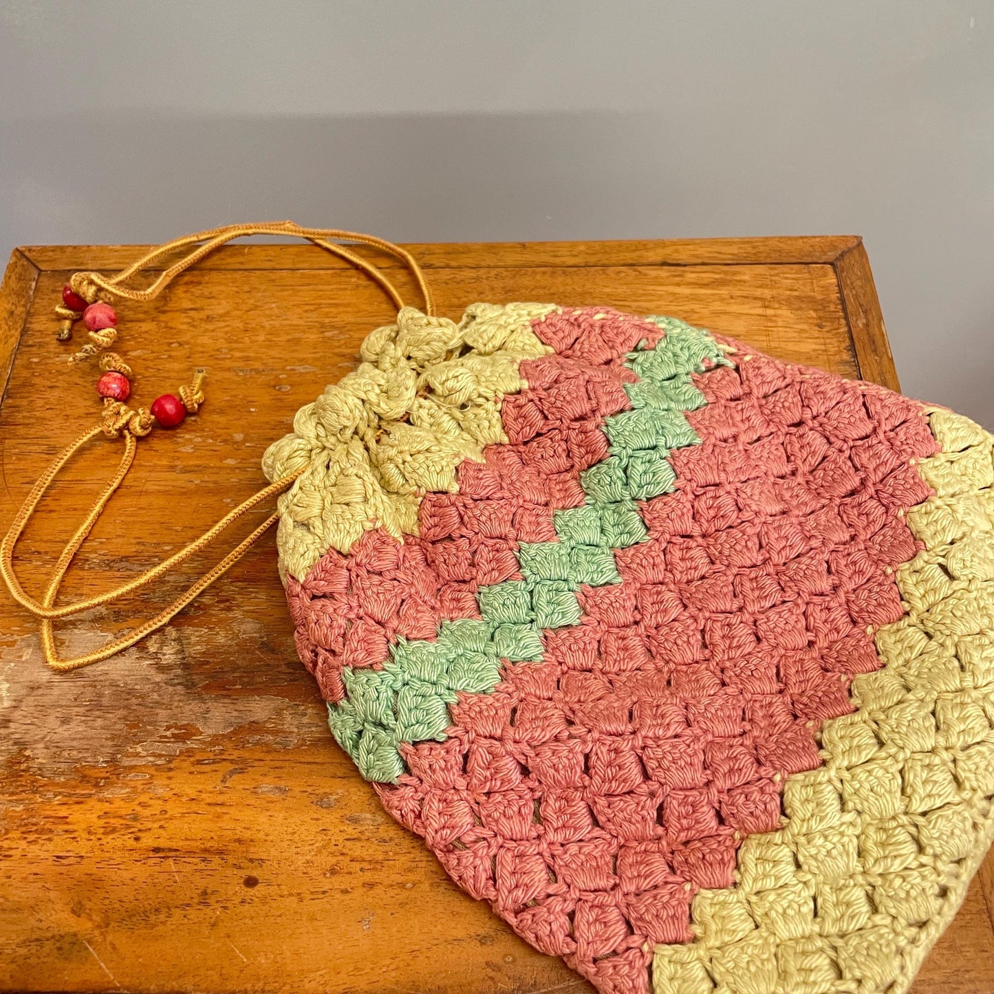 vtg 1940s KNIT POUCH // vintage pastel striped tight thick crochet lined hand bag cute mauve yellow dainty girly cinchy purse 30s accessory