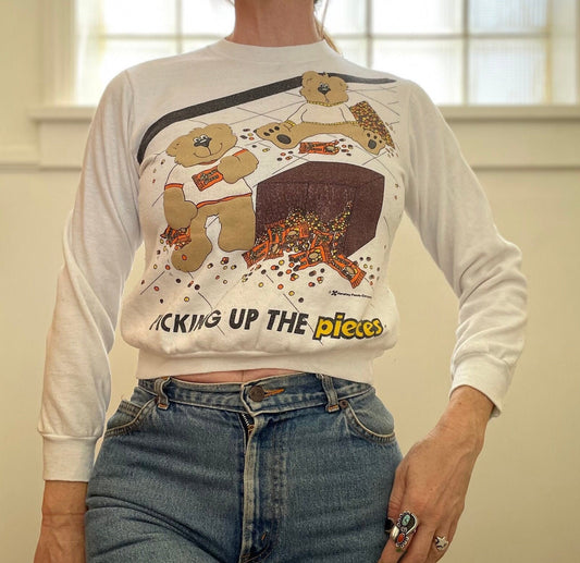 vtg 80s REESE'S PIECES BEARS sweatshirt // vintage et the extra terrestrial alien movie iconic pop art movie candy popcorn cute cropped fit