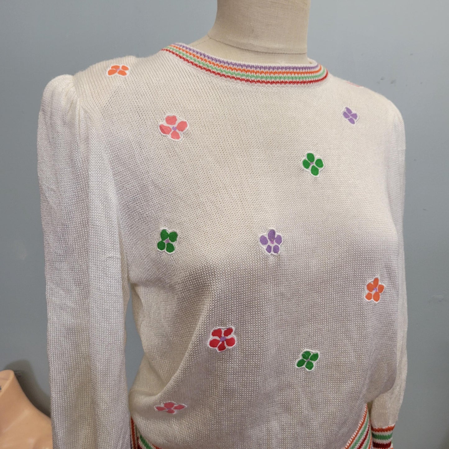 vtg 70s FLOWER POWER SWEATER Top // vintage puffed sleeve floral applique patches striped cuff petite nancy stranger things style mod retro