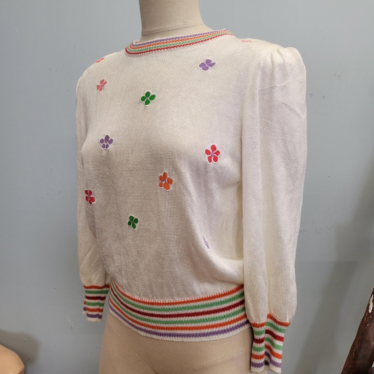 vtg 70s FLOWER POWER SWEATER Top // vintage puffed sleeve floral applique patches striped cuff petite nancy stranger things style mod retro