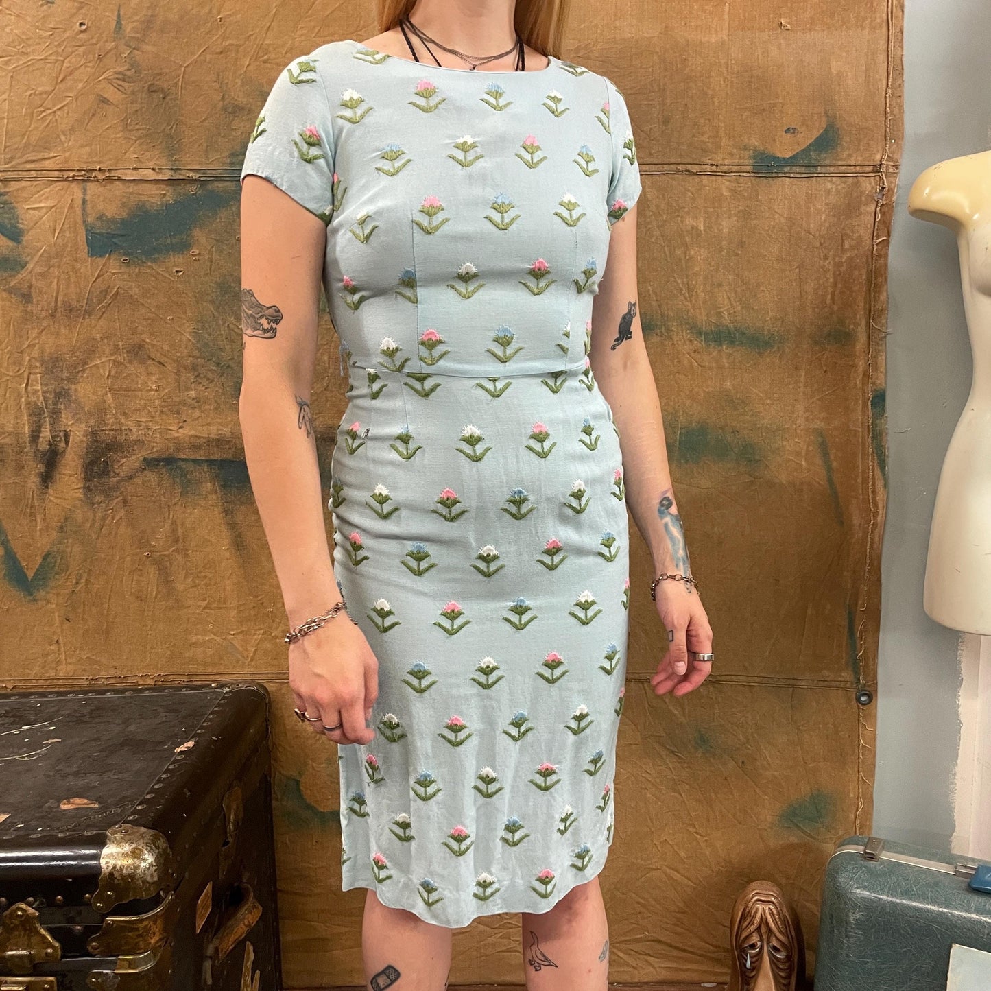 vtg 50s FLORAL LINEN DRESS // pastel embroidered pastel blue robins egg pencil wiggle dress mad men fairy flowers patterned petite preppy