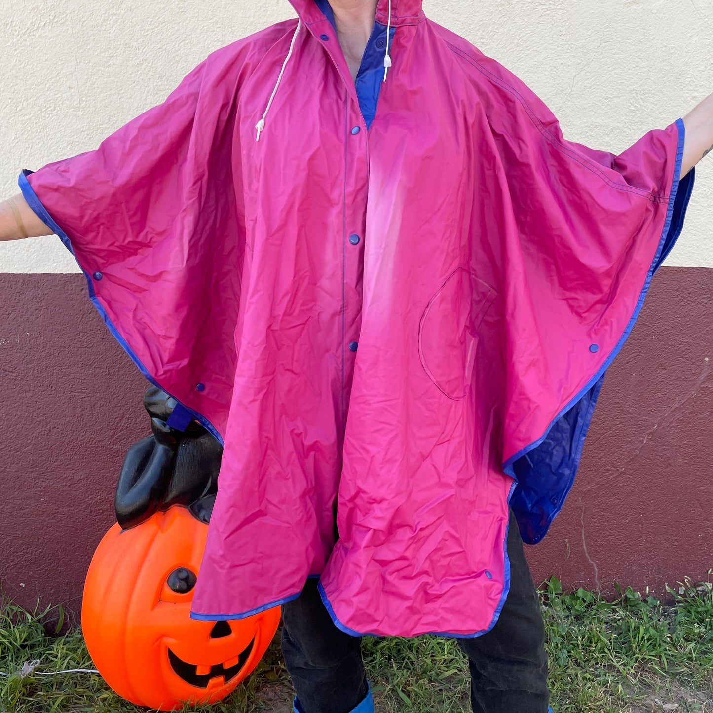 vtg 80s VINYL RAIN CAPE Jacket // vintage reversible hooded autumn 60s two tone grunge pvc wet look shiny lightweight waterproof mod funky