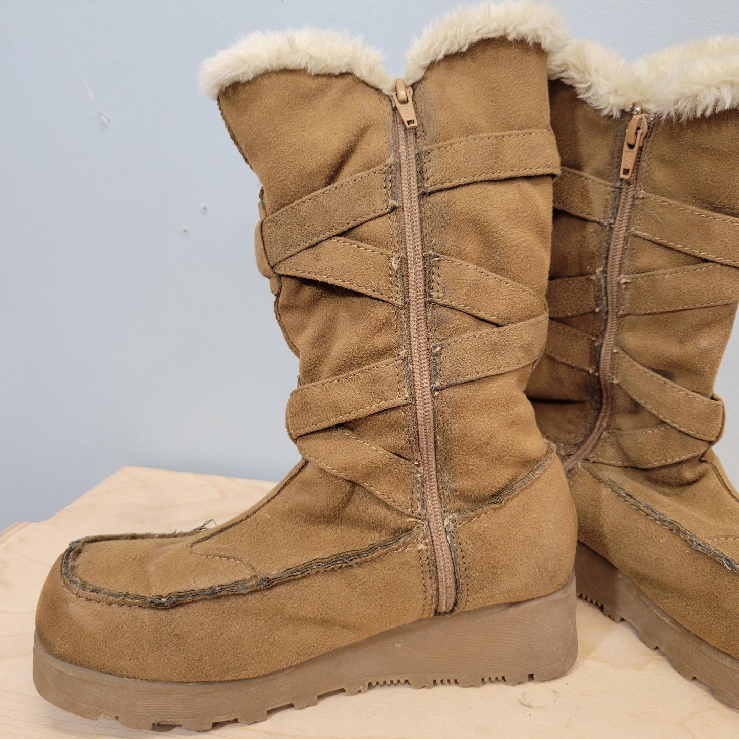 vtg 90s NO BOUNDARIES SUEDE Boots // vintage fur trimmed lace up platform moccasin chunky retro gladiator stacked autumn winter fashion