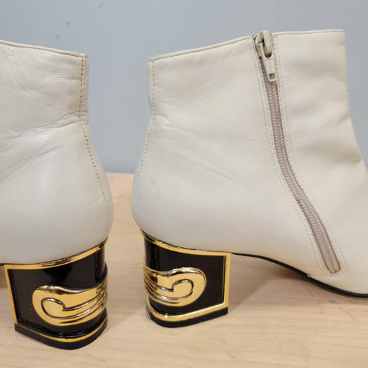 vtg GOLD CAT HEEL Boots // vintage white leather gold embellished versace style ankle boots pointy toe fancy high fashion eclectic gold lion